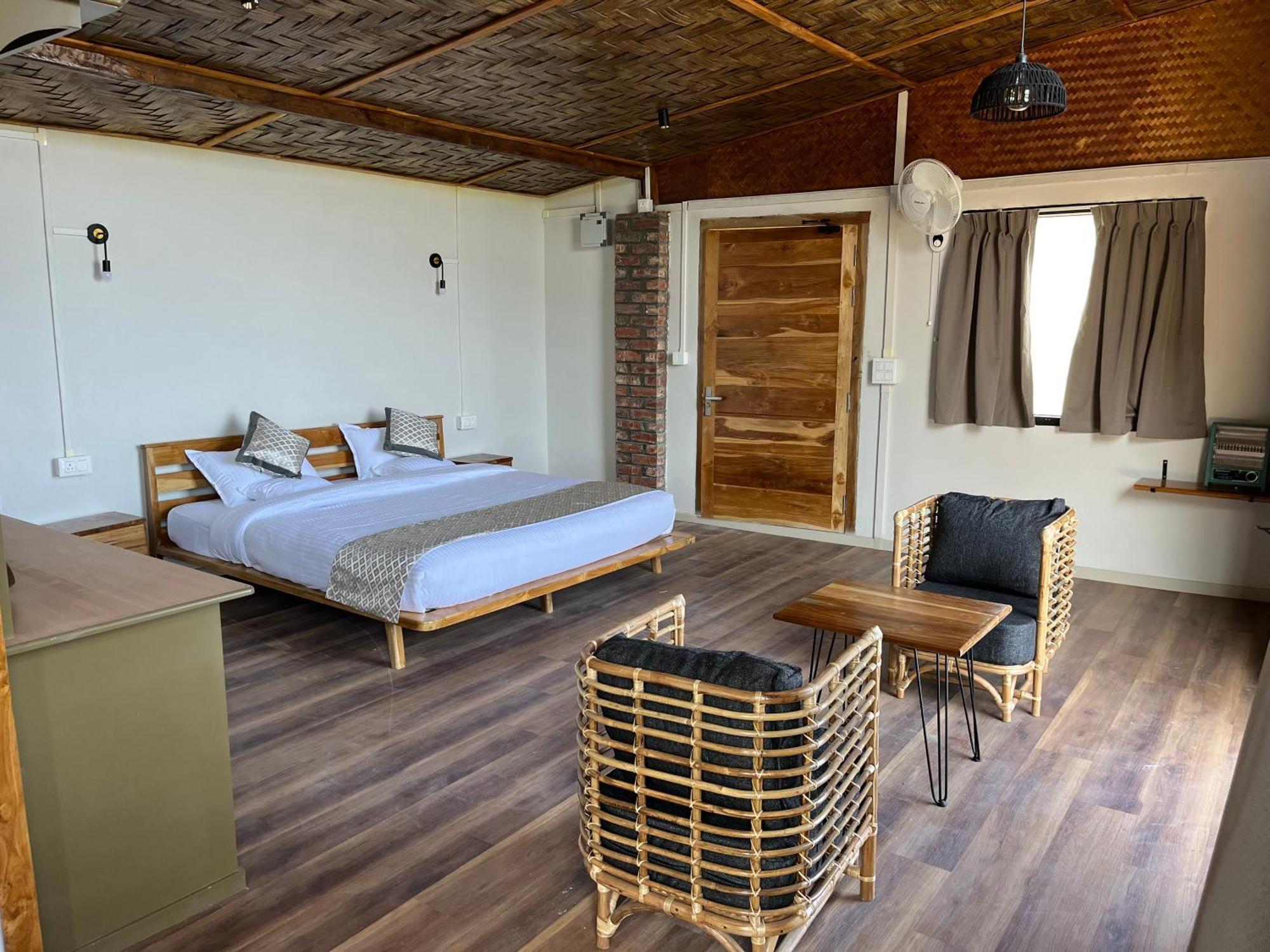 Cave Hill By Ferns Hotel Āīzawl Екстериор снимка
